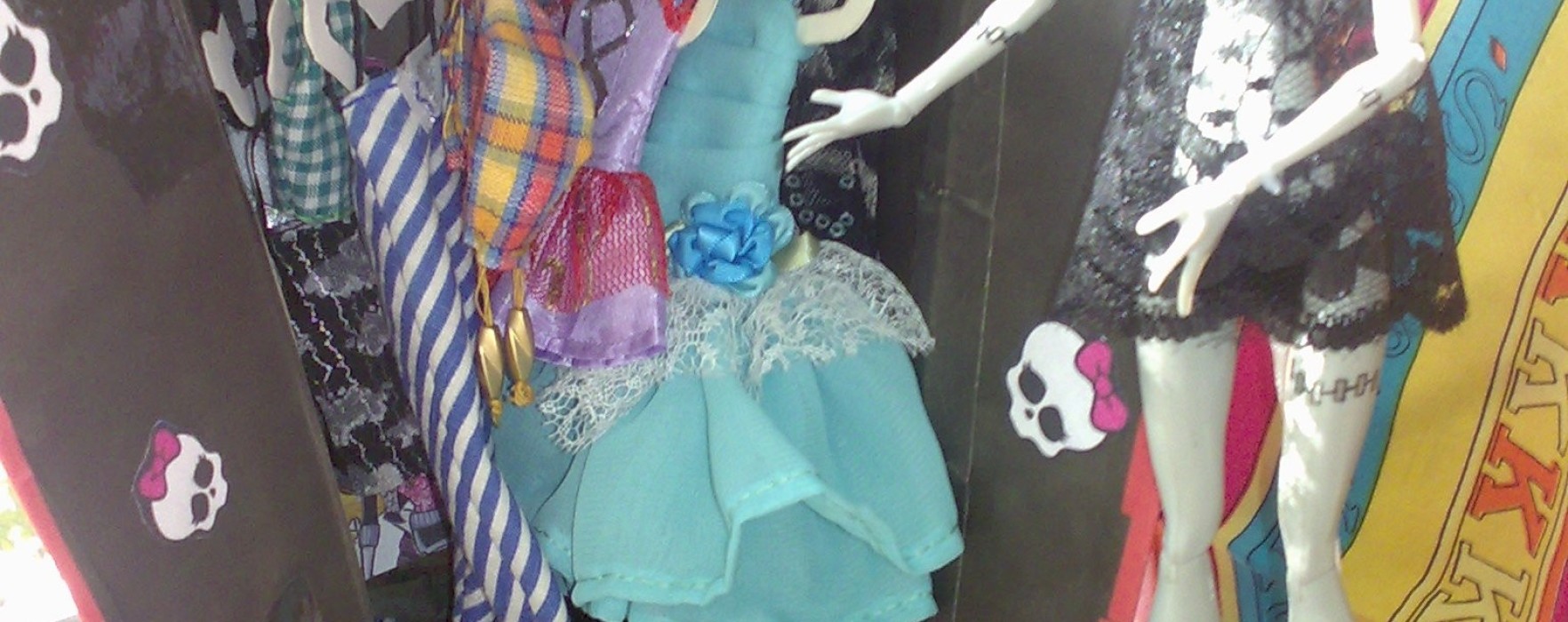 Шкаф для кукол Monster High