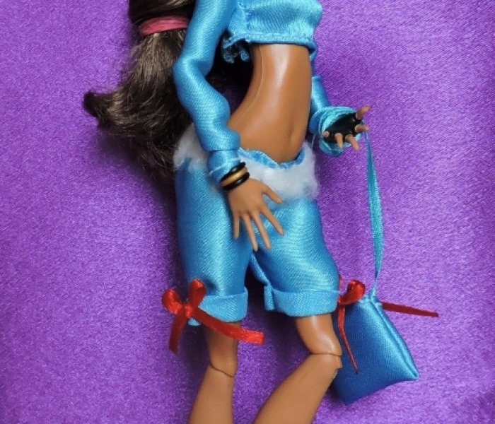 Новогодний наряд с шортиками для куколки Monster High