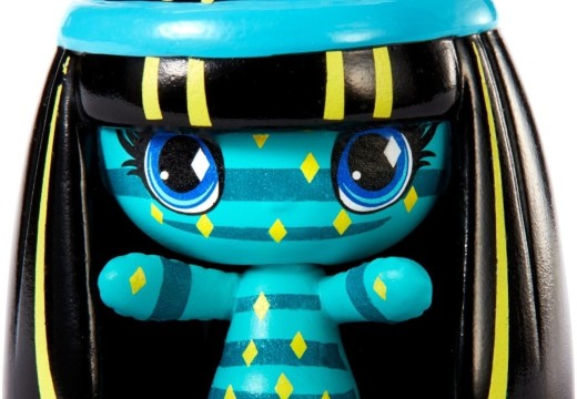 Промо-фото мини-фигурки Клео де Нил Monster High Minis из коллекции Fun Patterns Ghouls