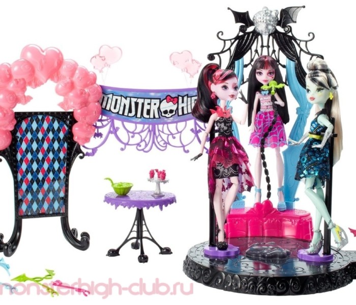 Промо-фото плейсета «Welcome to Monster High — Dance the Fright Away» с Дракулаурой