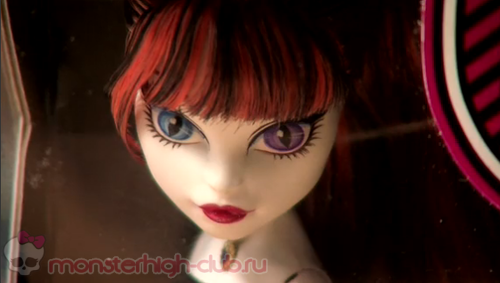monster_high_exclusives_doll_official_ooak_custom (1)